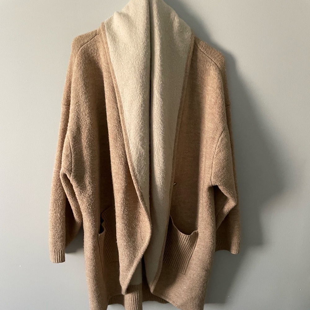 DKNY cardigan 12 - Picture 4 of 10